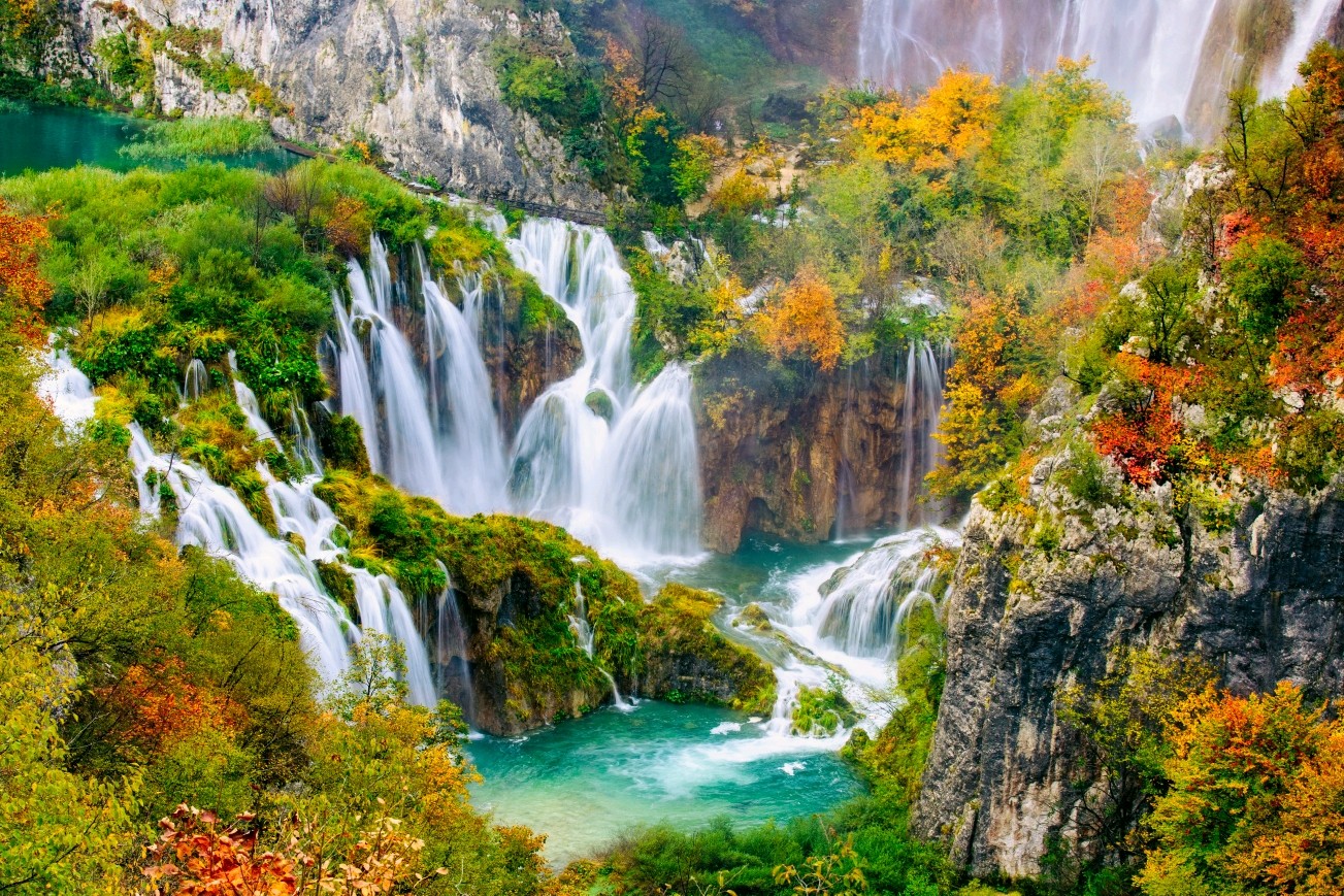 Must visit - Plitvice lakes national park