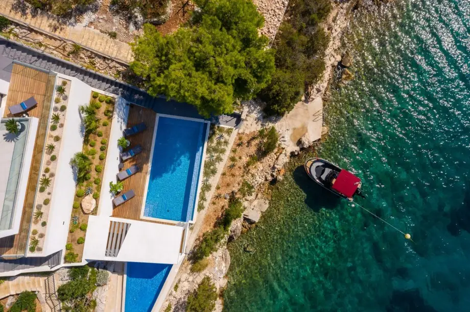 Luxury Villa Extravaganza