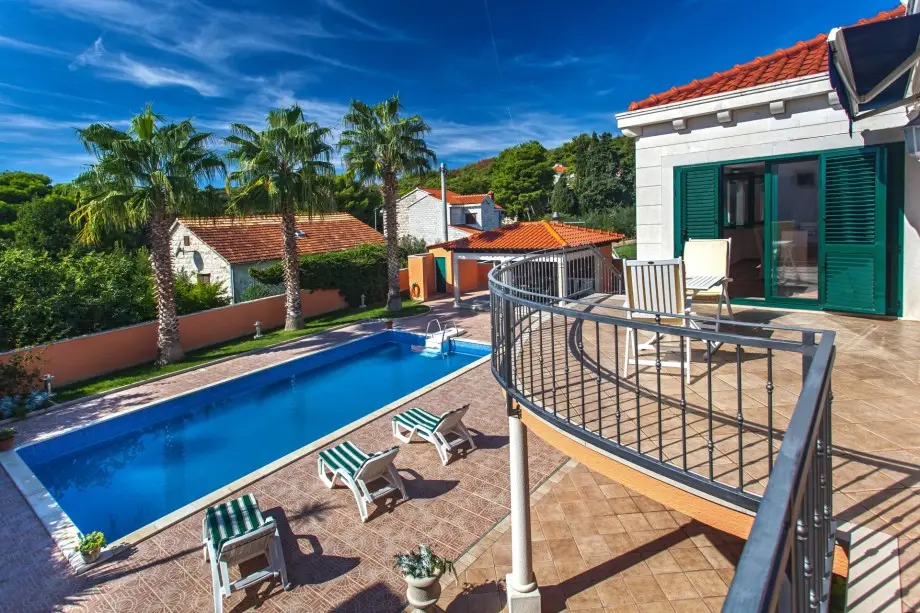 Villa_Rasotica_On_Hvar (1)