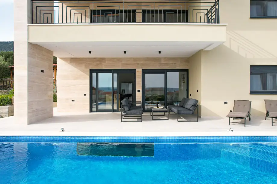 Luxury Villa Providenza   7(21)