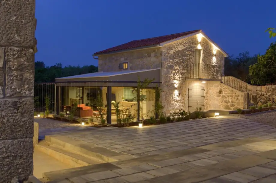 Jerini Estate Barn (8)
