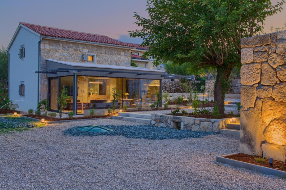 Jerini Estate Barn (12)