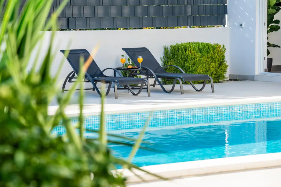Villa Royal Blue Split (38)