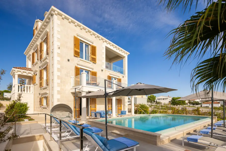 Luxury Villa Bego (1)