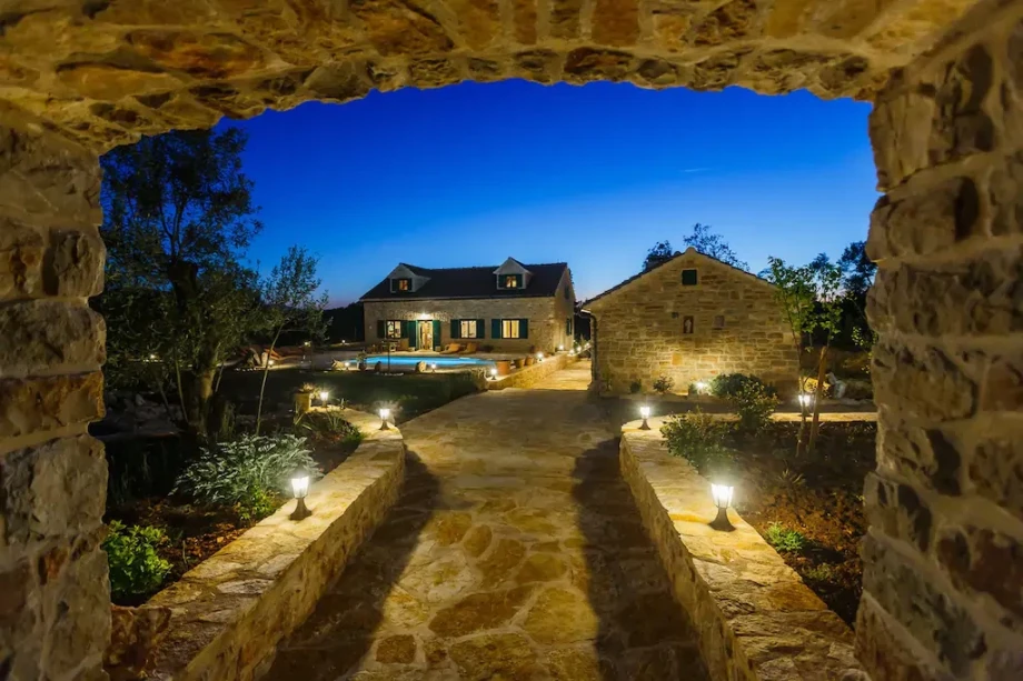 Villa Harpocrates Island Hvar (4).Webp
