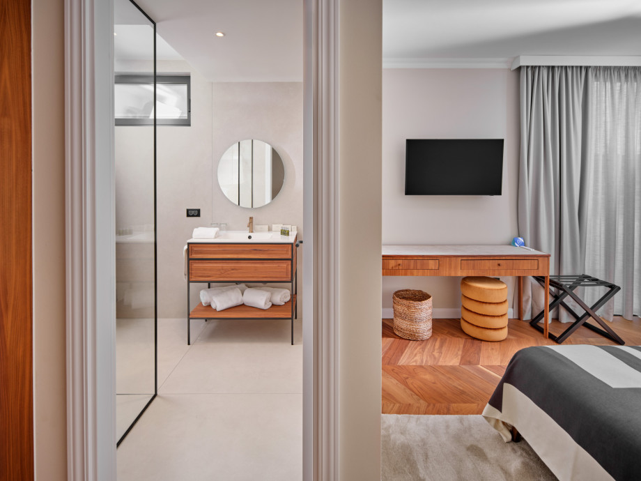 Mistral Villas Trogir Beach Brown (128)