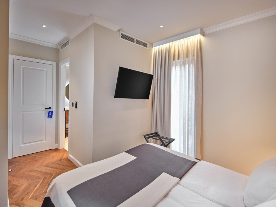 Mistral Villas Trogir Beach Brown (137)