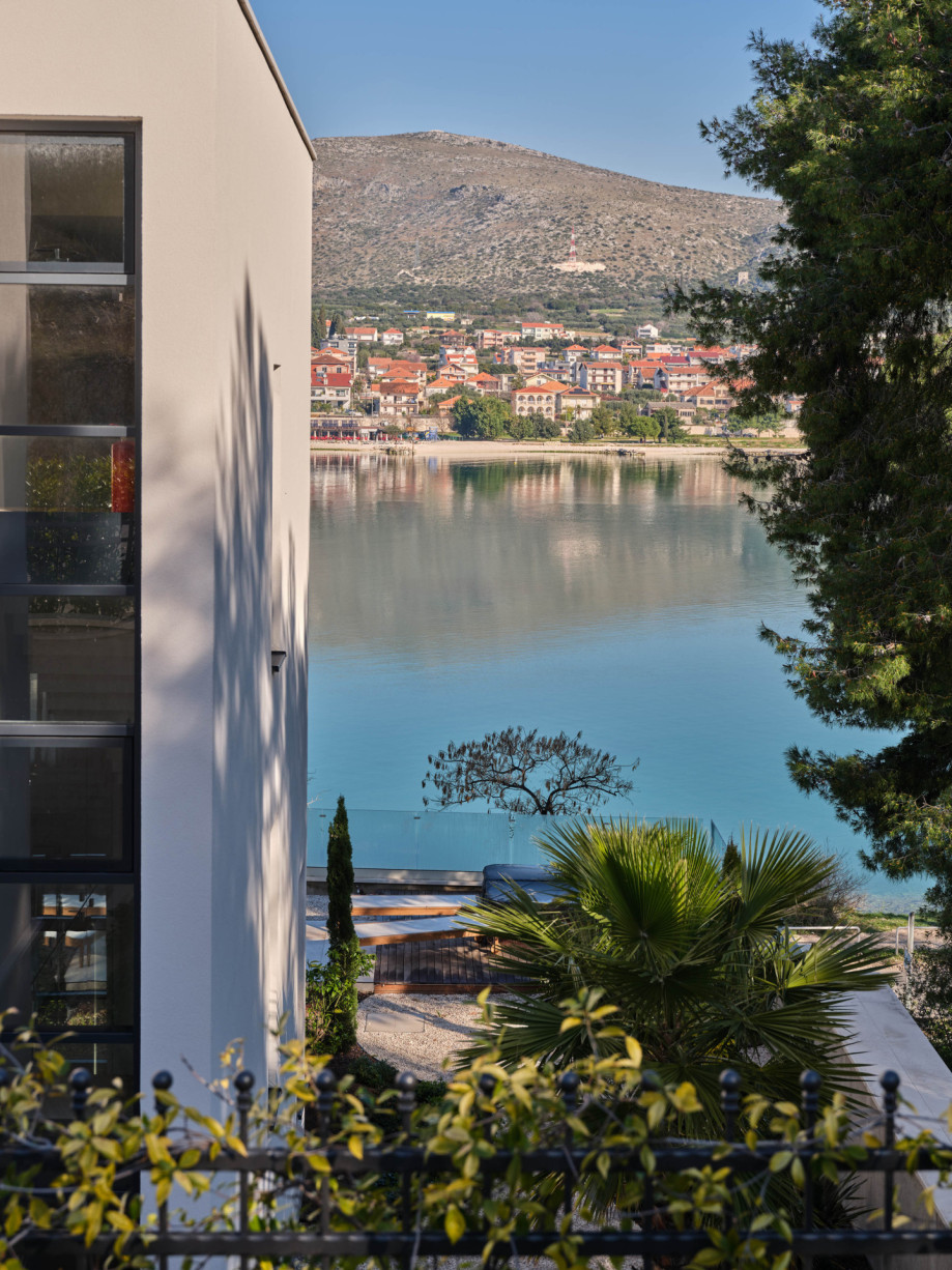Mistral Villas Trogir Beach Brown (11)