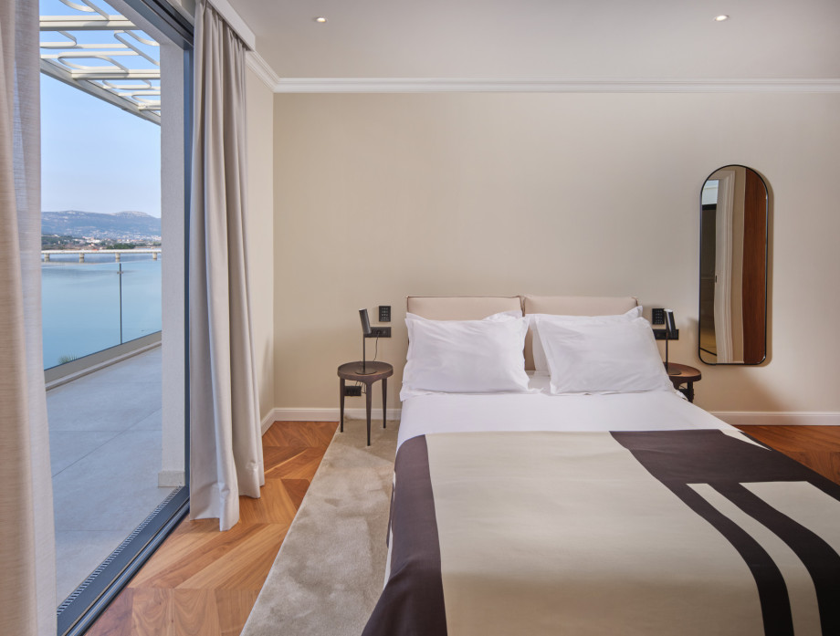 Mistral Villas Trogir Beach Brown (129)