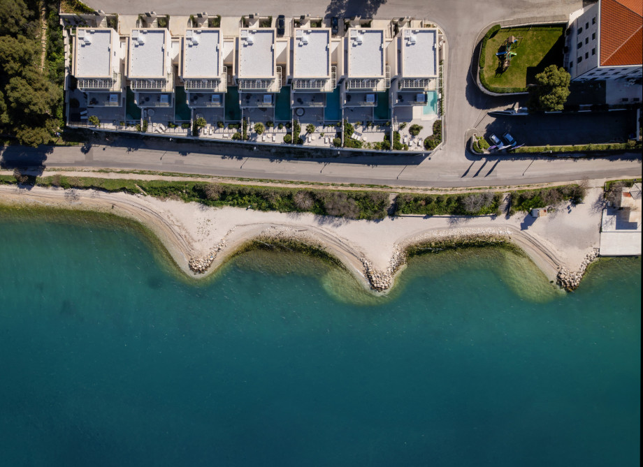 Brown Beach House_Villa Air1
