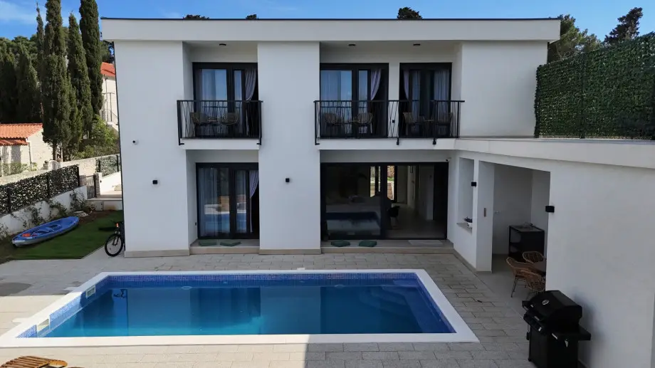 Villa White Island Brac Dalmatia (36).Jpg