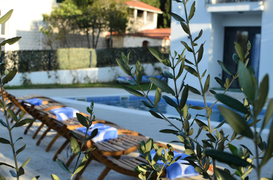 Villa White Island Brac Dalmatia (12).Jpg