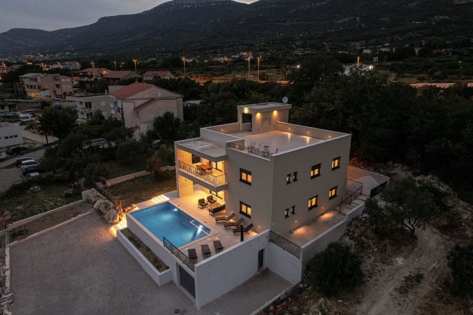 Luxury Villa Providenza (29)