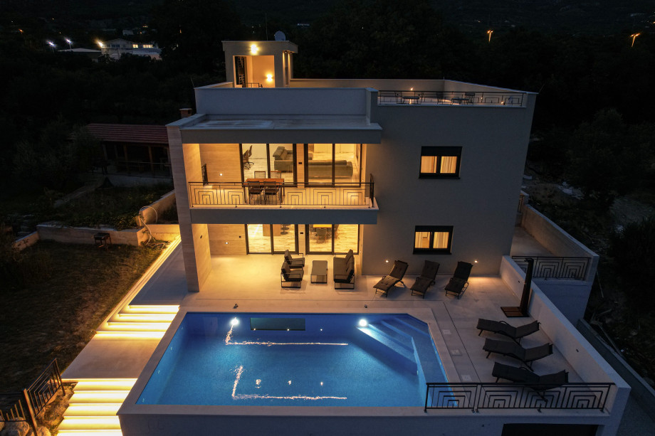 Luxury Villa Providenza (32)