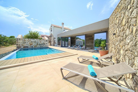 Vila Jerini Estate
