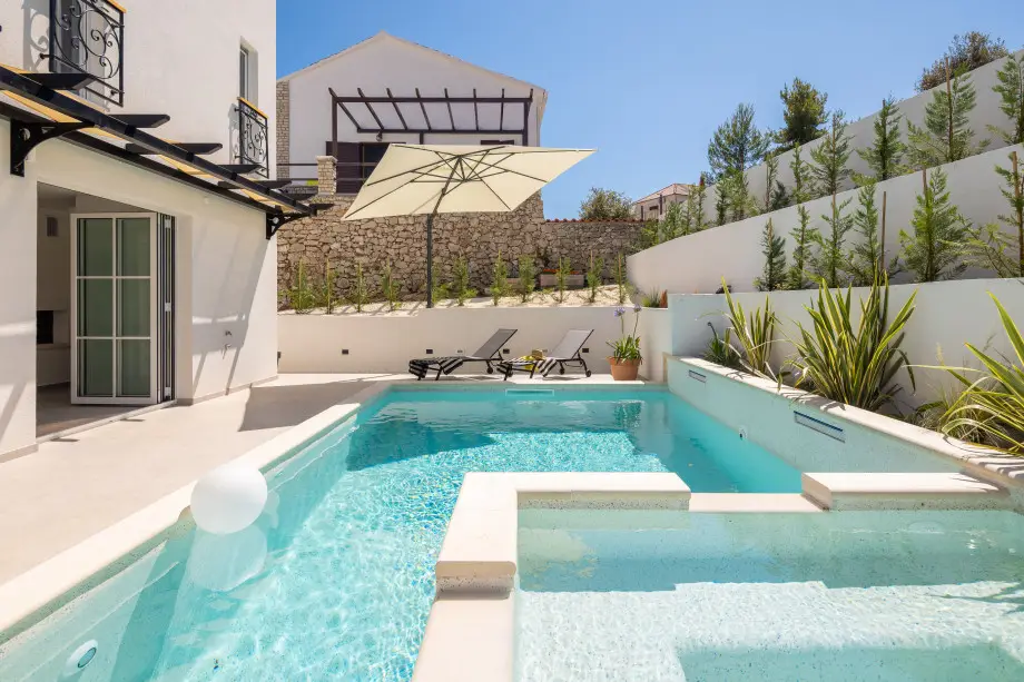 Villa Leylandii (12)