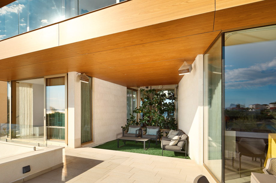 Villa Gloss (7)