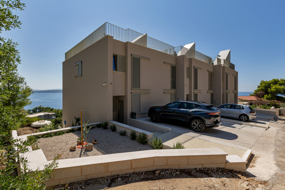 Sve Tri Kuće Parking